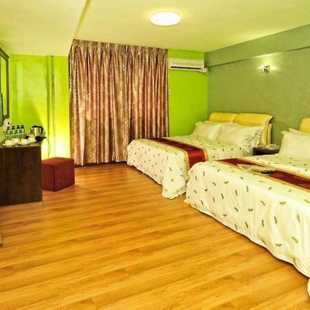 Hotel Zamburger Grand City Malacca Exterior foto